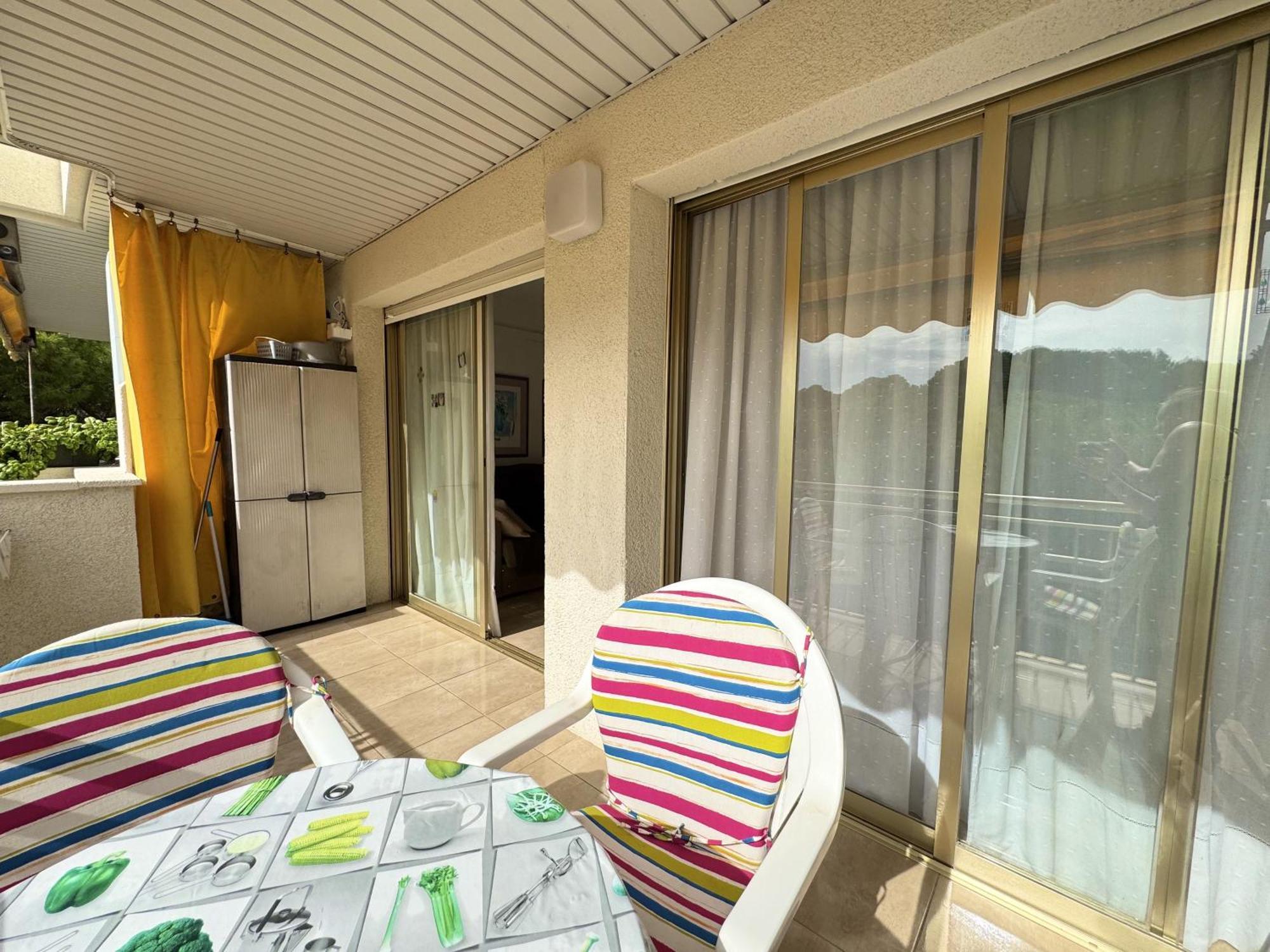 Apartsalou Penedes Kültér fotó